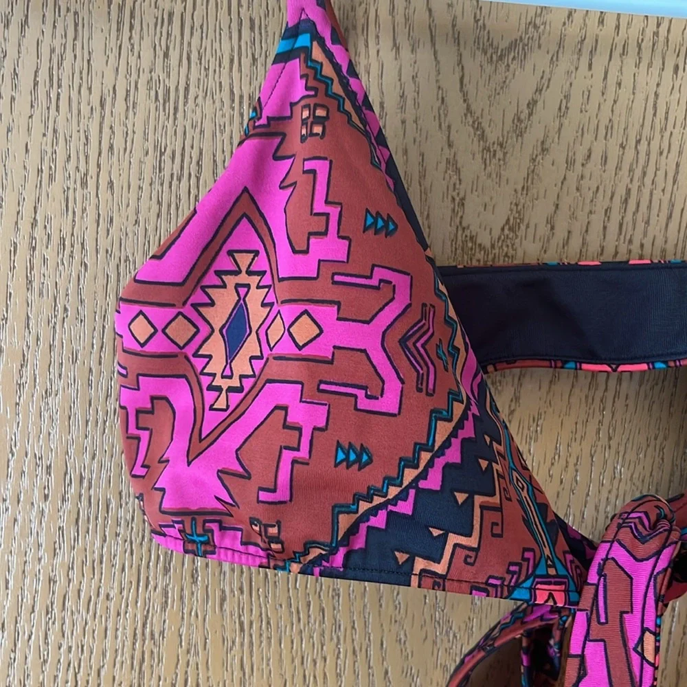 🌸3/$15🌸 Billa Bong Swim Top—Size Small - Picture 2 of 5